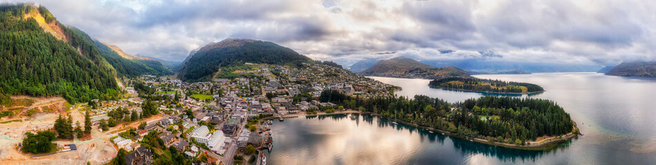 D NZ Queenstown Downtown close pan