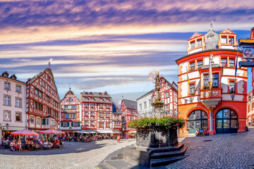 Altstadt, Bernkasel Kues, Deutschland  - obrazy, fototapety, plakaty