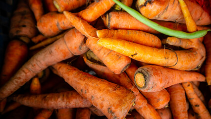goods in the motoling traditional market