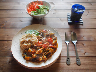 ナスとトマトの玄米カレーライス