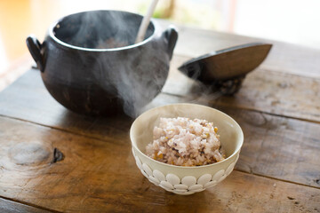 炊きたて雑穀米のごはん