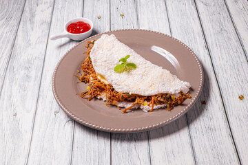 Tapioca recheada com carne seca