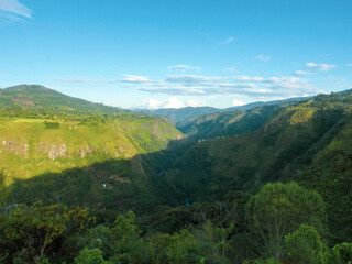 Fototapeta na wymiar Poco antes del atardecer, en el area superior del canon del magdalena, huila, colombia, 