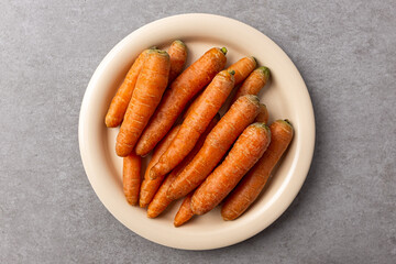 Sweet and crunchy small snack carrots