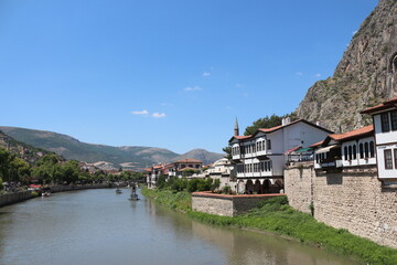 Fototapeta na wymiar Old Amasya houses by the river 