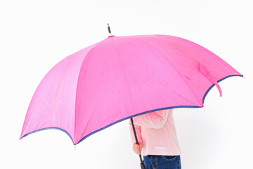 傘をさす子ども