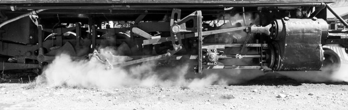 Sistema de tracci&oacute;n de una locomotora a vapor.