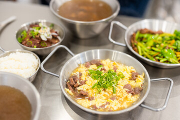 Stir fry of egg with beef