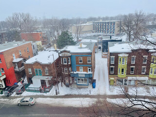 Paysage urbain de Limoilou dans la ville de Québec en hiver - 577087278