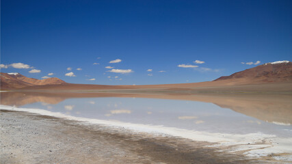 Fototapeta na wymiar View of the diamond lagoon in the Puna Argentina