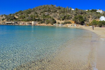 Ibiza, Formentera, Majorca and Menorca have heavenly beaches where you can sunbathe in total freedom. Some hidden coves where it is possible to practice nudism and naturism.