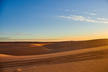 Obraz na płótnie Canvas sand dunes in the desert
