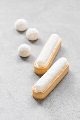 Oval tartlets in the form of eclair 