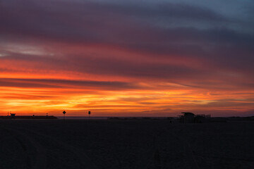 Fototapeta na wymiar sunset over on the coast of LA 