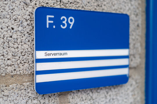T&uuml;rschild "Serverraum"