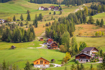 Alpine village in Val di Funes, South Tyrol trentino Alto Adige, Italy - obrazy, fototapety, plakaty