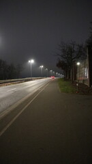 Obraz premium Bahnhof Straße Hochstraße Nacht