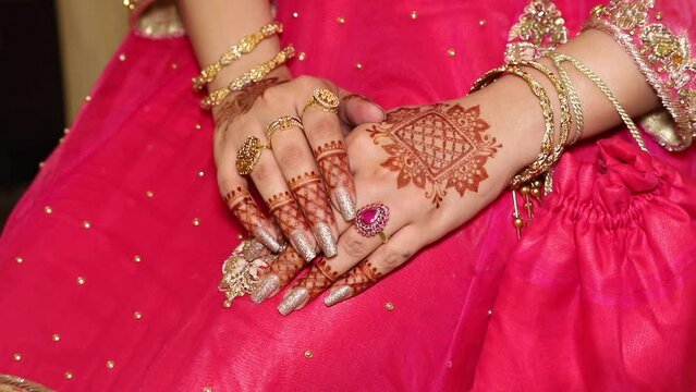 Pakistan wedding candid shot of bride hands