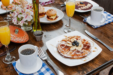 Desayuno al aire libre.