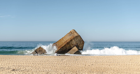 Waves breaking on the blockhouses on the beaches of Capbreton - obrazy, fototapety, plakaty