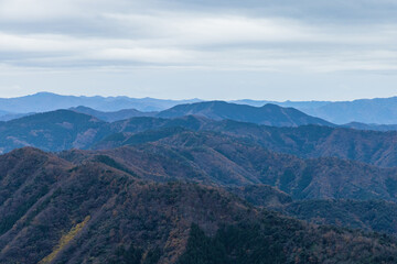 日本　福井県三方上中郡若狭町の三方五湖レインボーラインの駐車場から望む山々