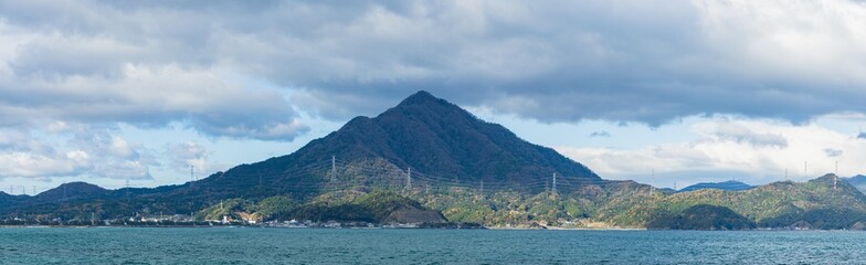 Fototapeta na wymiar 日本　福井県大飯郡高浜町の若宮海水浴場から見える青葉山