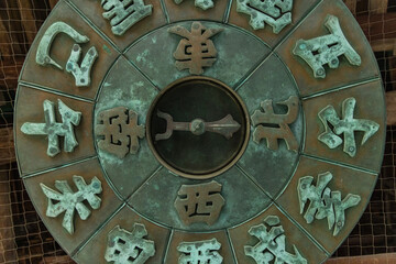 日本　広島県廿日市市の宮島にある豊国神社の千畳閣に飾られた銅