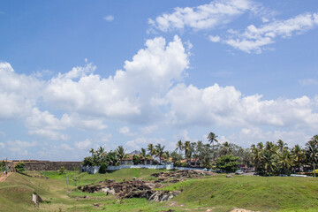 Obraz premium Beautiful view of famous buildings in Fort Galle, Sri Lanka, on a sunny day