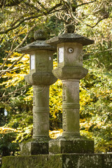 日本　奈良県奈良市の奈良公園内にある春日大社への向かう道に建つ灯籠