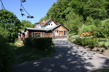 Imkereibetrieb der Steirischen Imkerschule. Steiermark, Österreich, Europa  -   Apiary of the Styrian Beekeeping School. Styria, Austria, Europe