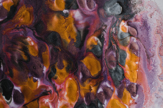 Stains of bright metallic paint