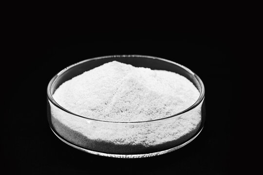 Lactose Monohydrate, is the sugar present in milk and its derivatives, it is a diluent excipient commonly used in the development of formulations to give volume to the pharmaceutical form