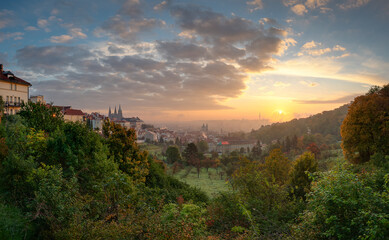 Fototapeta na wymiar nice view of the panorama with the Prague Castle, in the capital of the Czech Republic. Sunrise over Prague. Autumn Prague