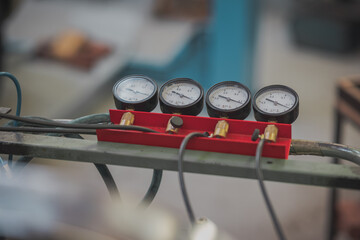 Manometer for setting carburetor, four vacuum gauges for precision setting of vintage carburetor...
