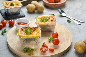 Pastel Tutup (Shepherd's Pie) is Traditional British pie. It is made from mashed potato, minced beef, mushroom, spices and herbs.
