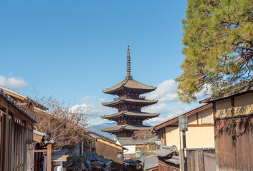 Naklejka premium The Yasaka Pagoda(Hokanji Temple), is a popular tourist attraction, the Yasaka Pagoda, also known as Tower of Yasaka and Yasaka-no-to, is a Buddhist pagoda located in Kyoto, Japan. 
