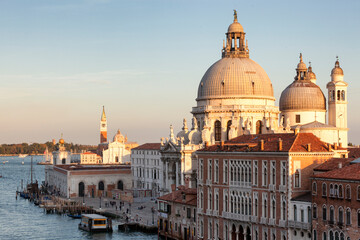 Fototapeta na wymiar Venezia, Dorsoduro. Basilica di Santa Maria della Salute sul Canal Grande verso l'isola di San Giorgio Maggiore 