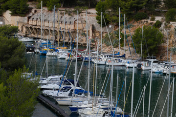 Navires dans les Calanques de Cassis