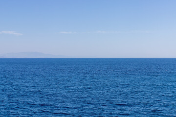 Fototapeta premium Blue sea with clear sky