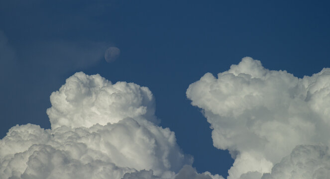 C&eacute;u Lua Nuvens