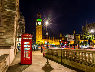 Obraz na płótnie Canvas Big Ben in London at night