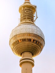 Berliner Fernsehturm in der Abendsonne © philipk76