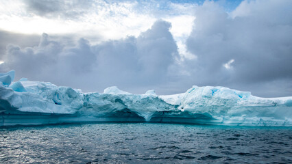 Fototapeta na wymiar iceberg in Antarctica
