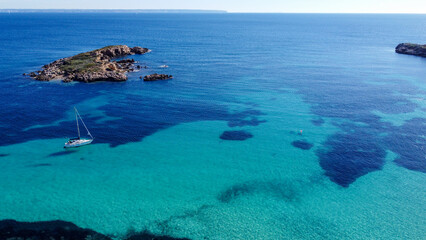 Fototapeta na wymiar Best beaches in Mallorca, Balearic Islands. Turquoise crystal water .
