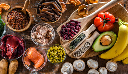Fototapeta na wymiar Composition with food products rich in niacin