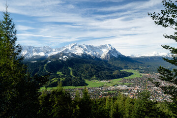 Fototapeta na wymiar Panorama Garmisch-Partenkirchen
