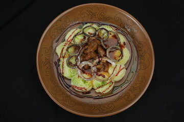 o'zbek va yevropa taomlari, milliy taomlar, baliq, kabob, go'sht, qovurilgan jo'ja, quymoq, guruch, sho'rva