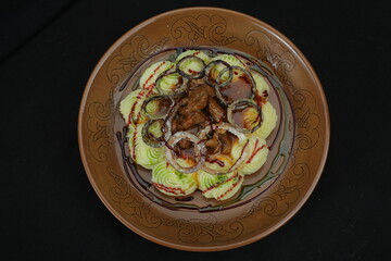 o'zbek va yevropa taomlari, milliy taomlar, baliq, kabob, go'sht, qovurilgan jo'ja, quymoq, guruch, sho'rva