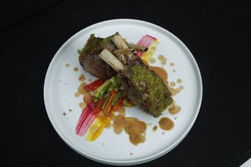 o'zbek va yevropa taomlari, restoranlar uchun, taomnoma, go'sht, baliq, souslar, tushlik, sho'rvalar