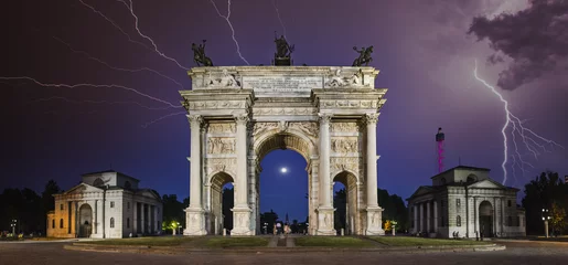 Foto op Plexiglas triumphal arch in milan at tempest © andrea